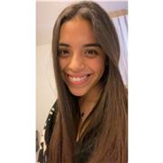 Profesora de Literatura imparte clases a niños y niñas de todas las edades